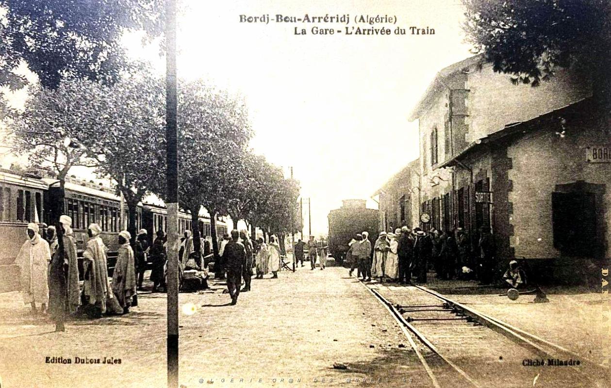 3021- Bordj-Bou-Arreridj - Gare - Arrivee d'un Train.jpg